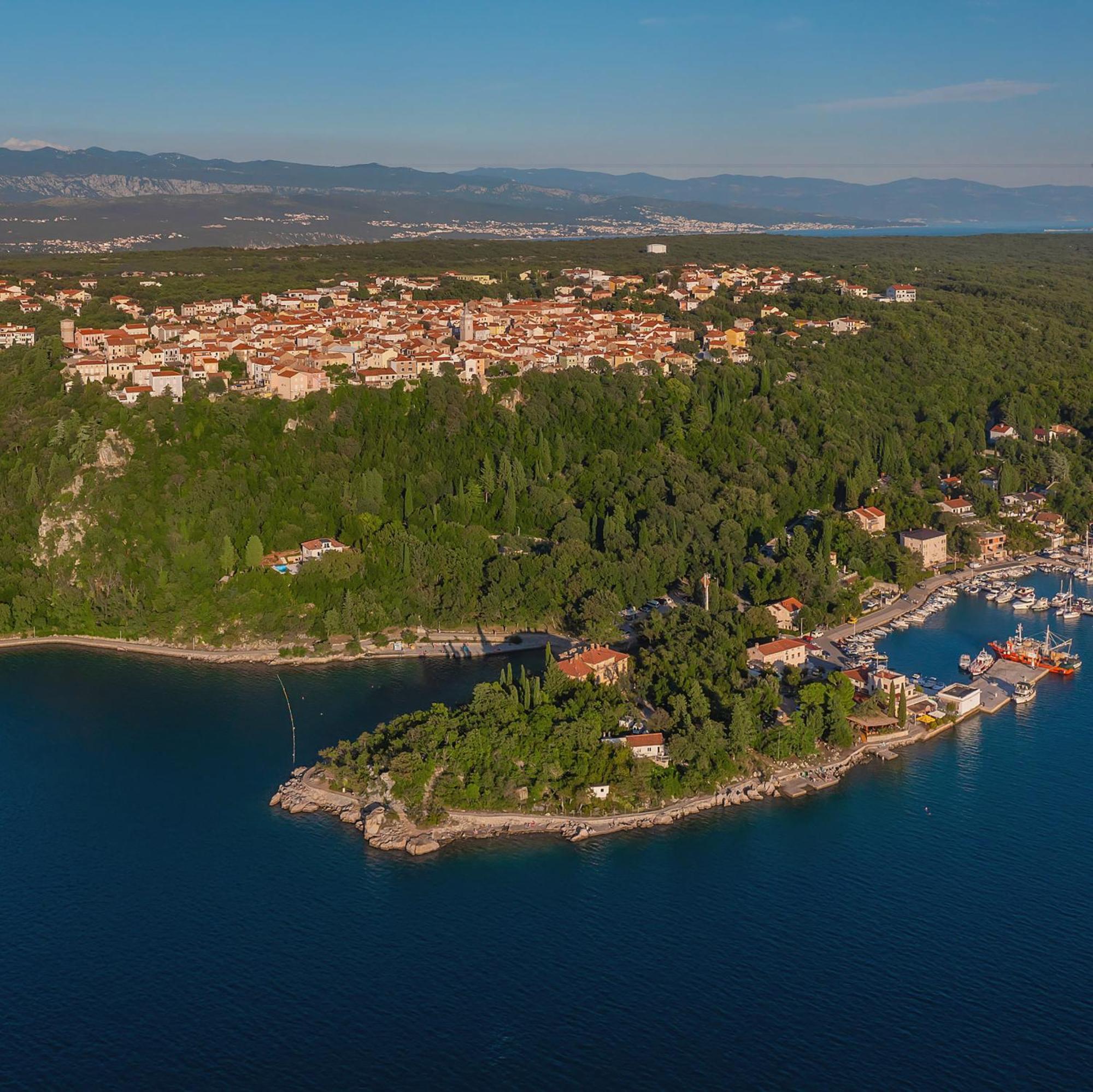 Hotel Pansion Delfin Omišalj Exterior foto